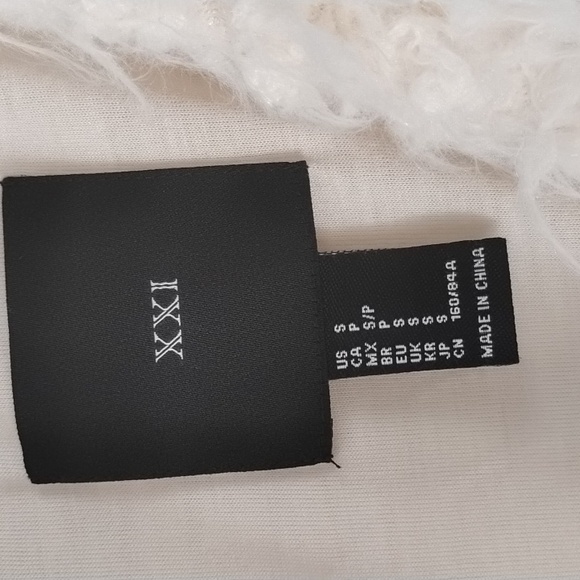 XXI White Faux Fur Mob Wife Statement Jacket - Picture 3 of 16